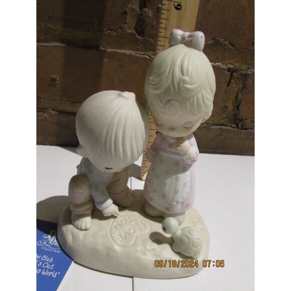 ENESCO PRECIOUS MOMENTS THOU ART MINE BOY AND GIRL TURTLE 1979 E-3113 I LOVE YOU - Picture 5 of 8